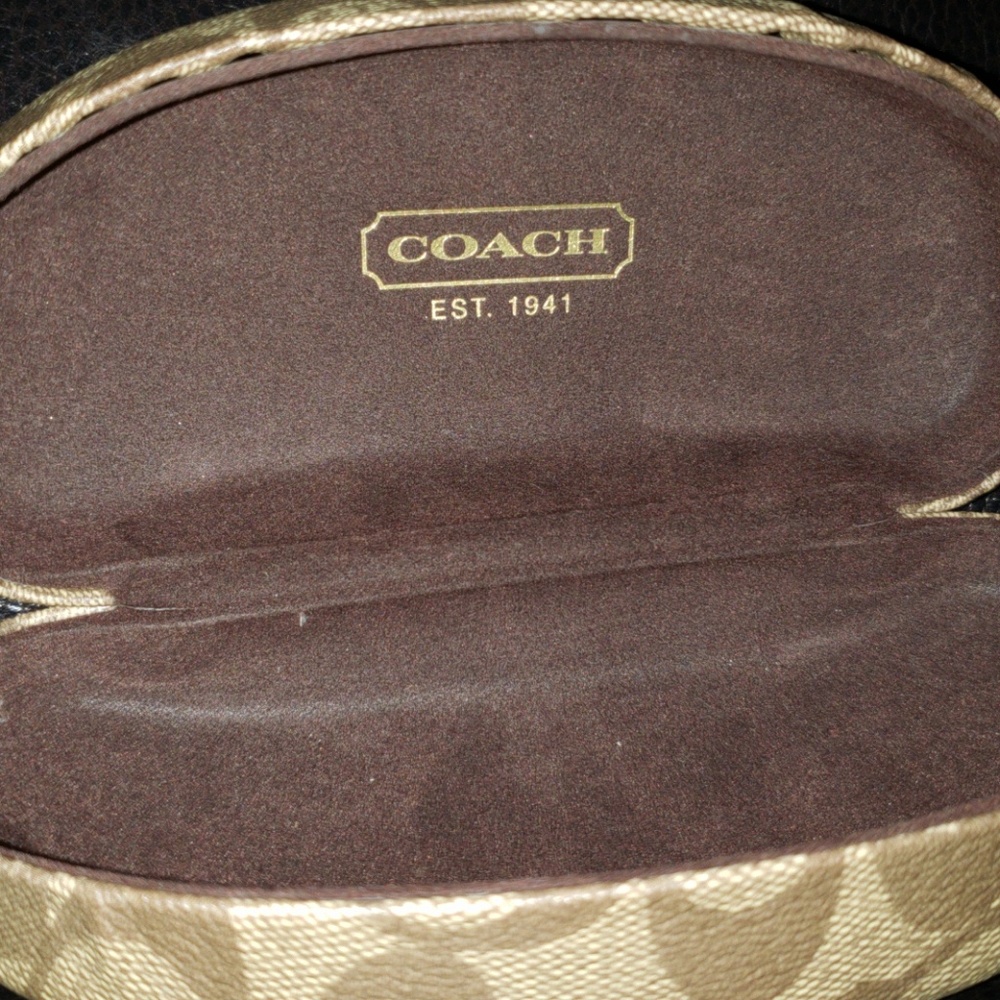 Authentic Coach Case - Picture 2 of 5